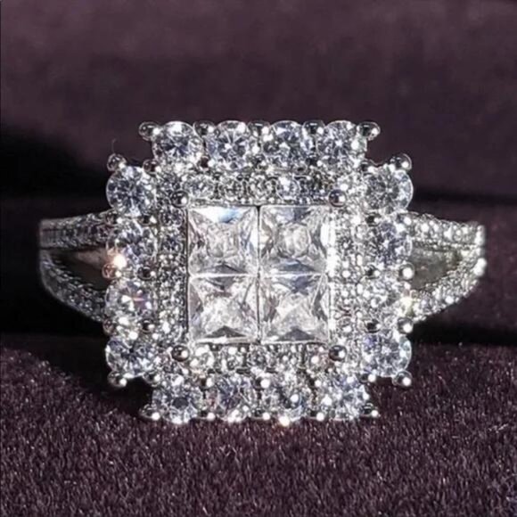 Jewelry - NEW 925 STERLING SILVER DIAMOND HALO RING